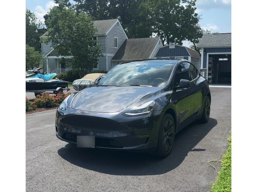 2025 TESLA Model Y