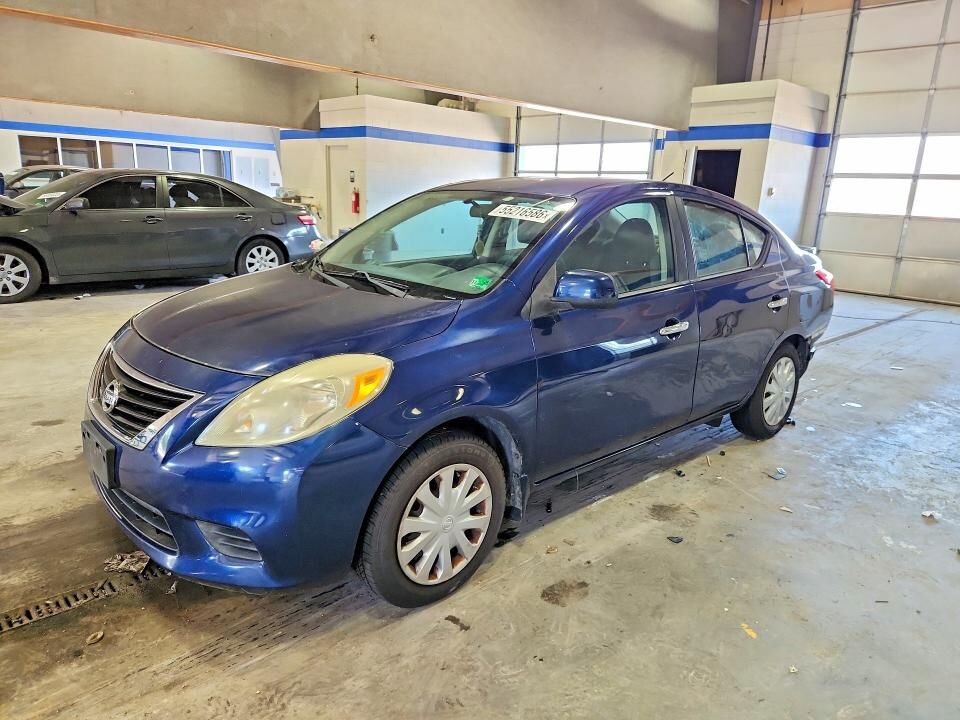 2013 NISSAN Versa