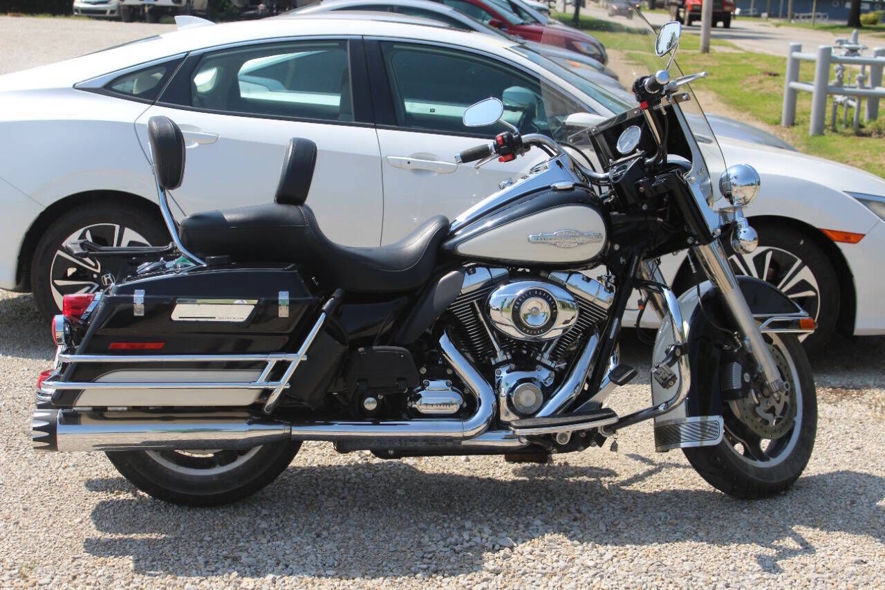 2010 HARLEY DAVIDSON Police Road King