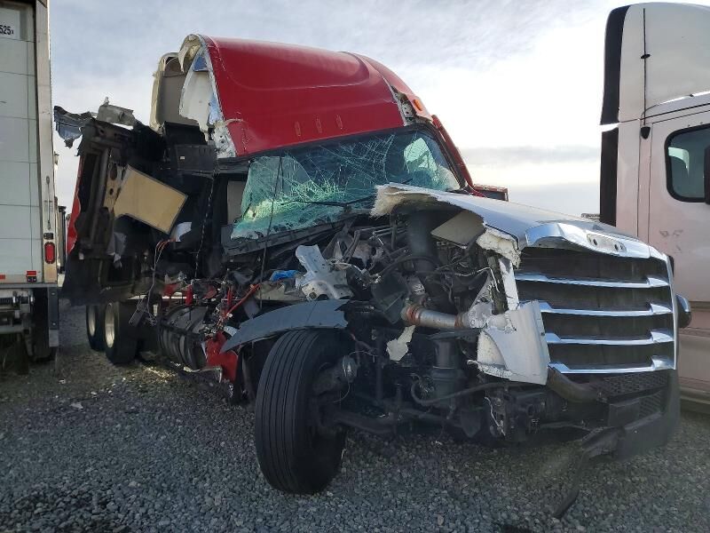 2020 FREIGHTLINER New Cascadia 126" Sleepercab
