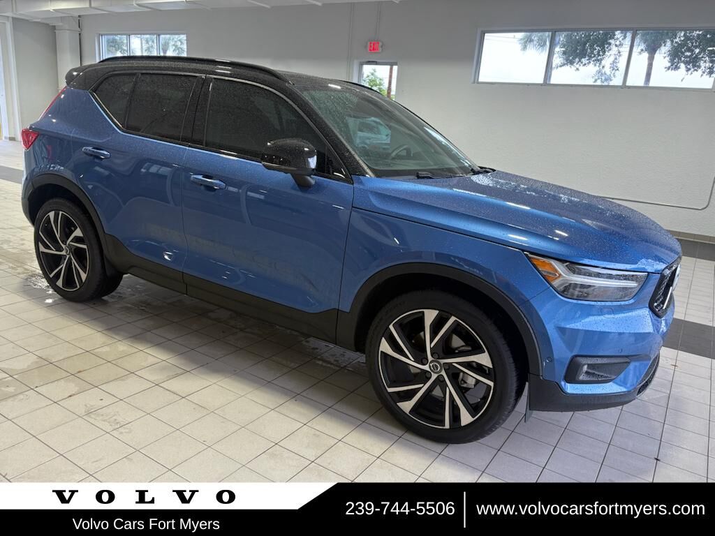 2019 VOLVO XC40