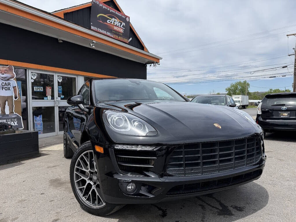 2018 PORSCHE Macan