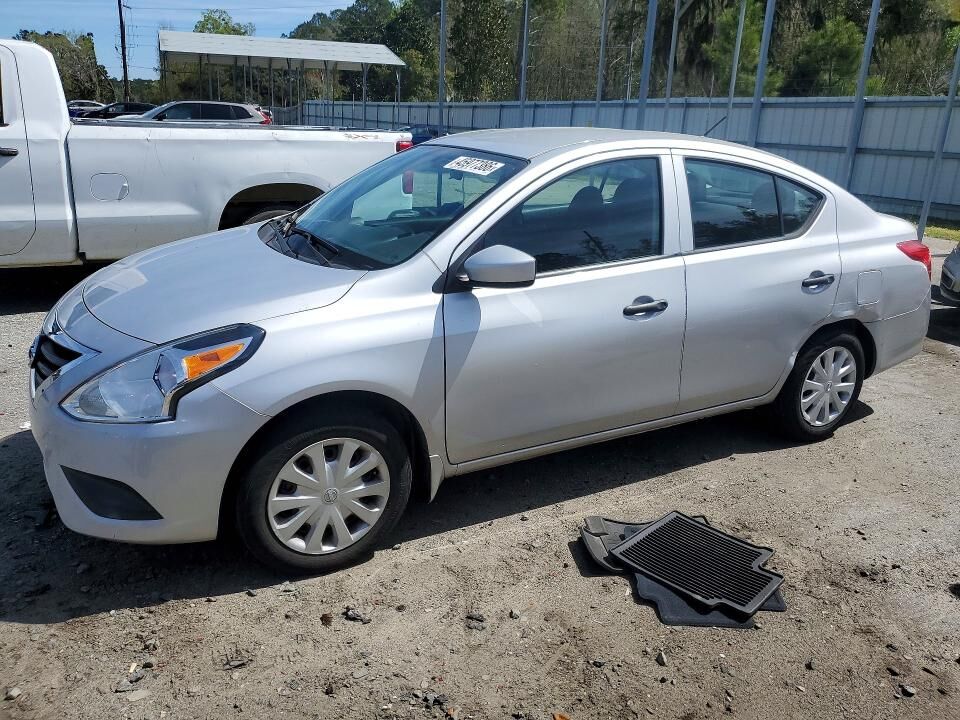 2016 NISSAN Versa