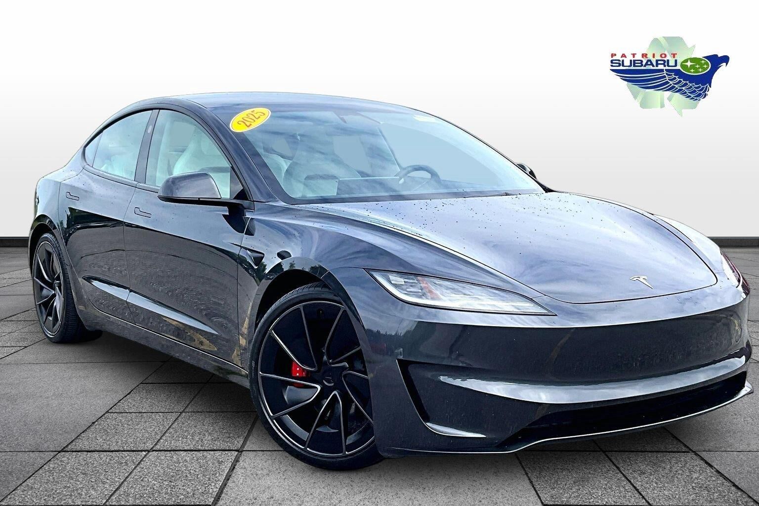 2025 TESLA Model 3