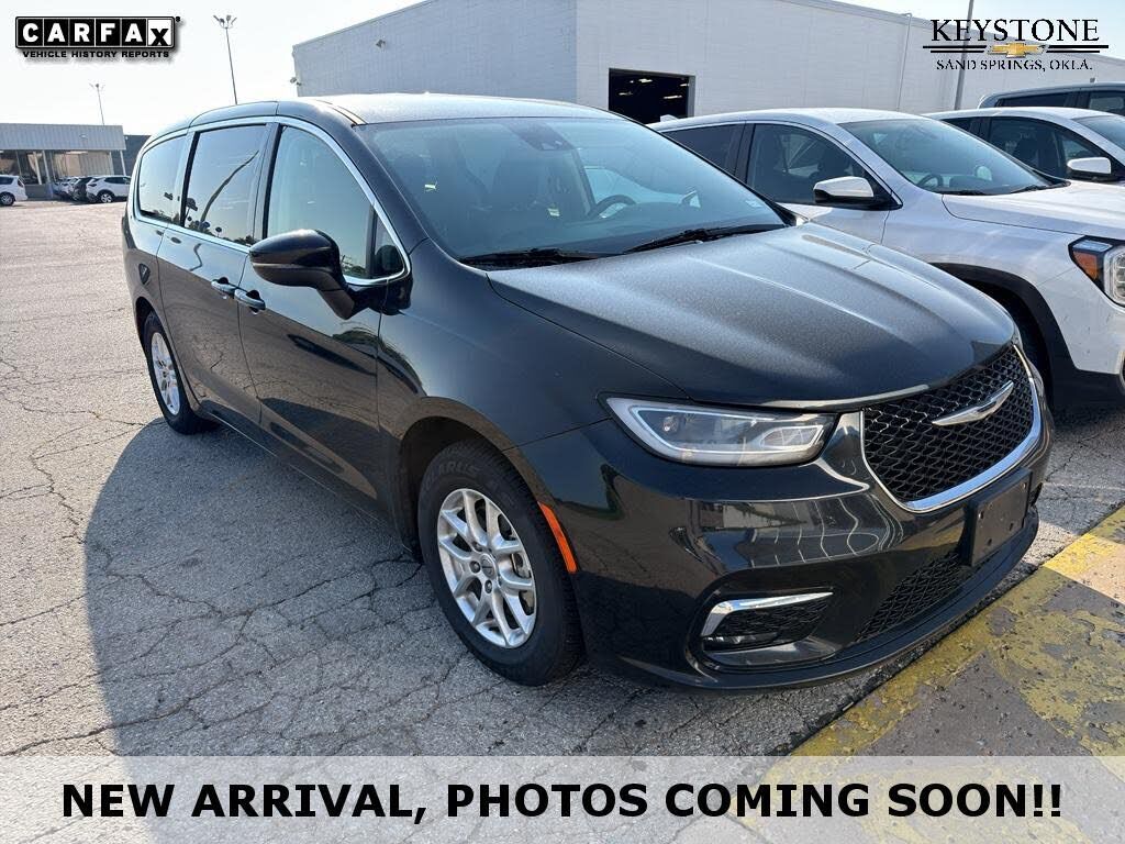 2023 CHRYSLER Pacifica