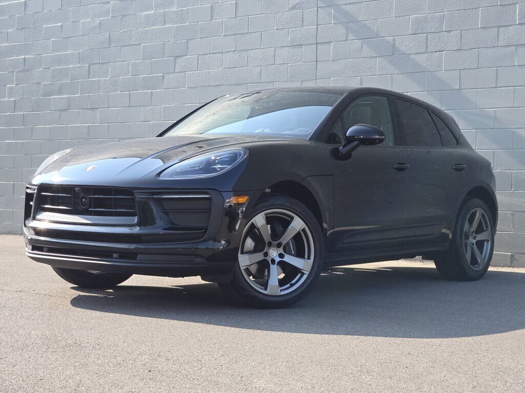 2023 PORSCHE Macan