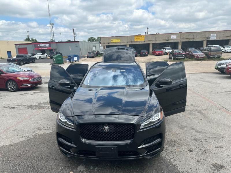2019 JAGUAR F-Pace