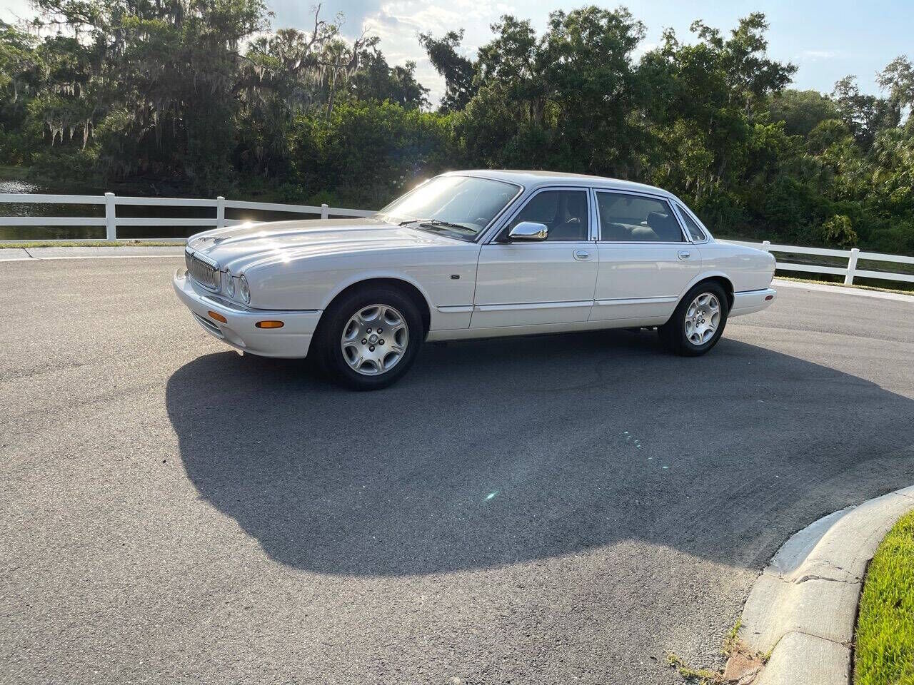 2002 JAGUAR Vanden Plas