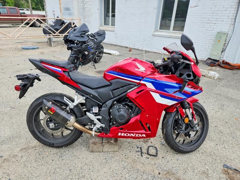 2025 HONDA CB