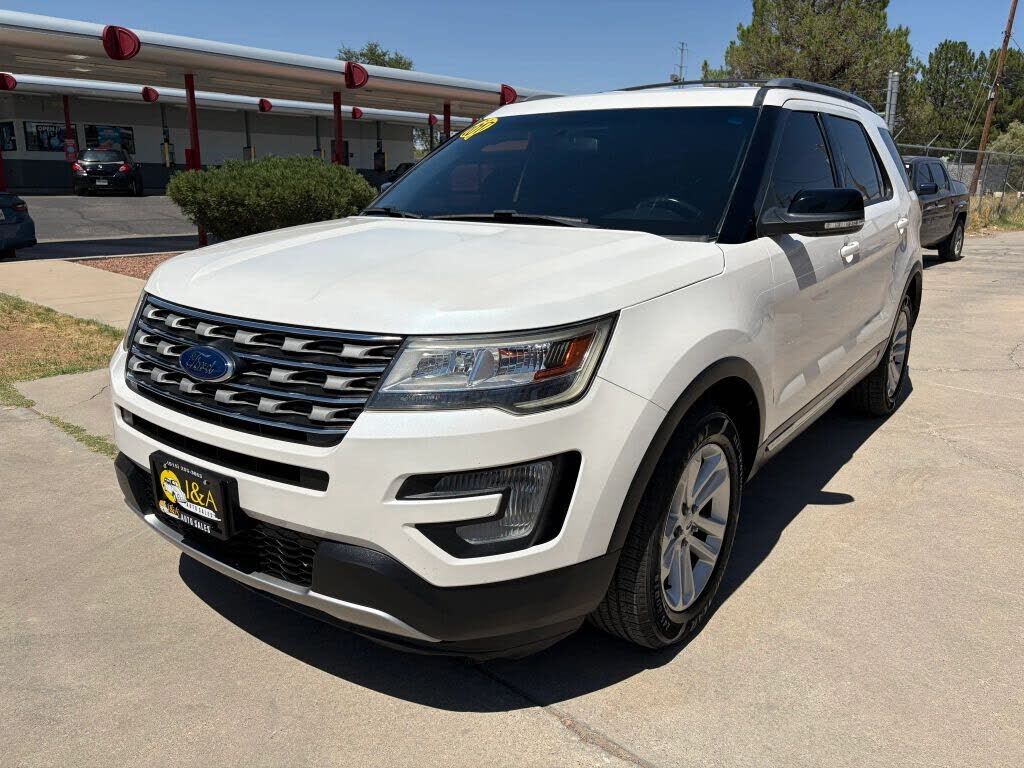 2017 FORD Explorer