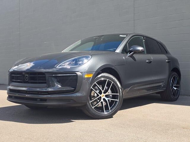 2026 PORSCHE Macan
