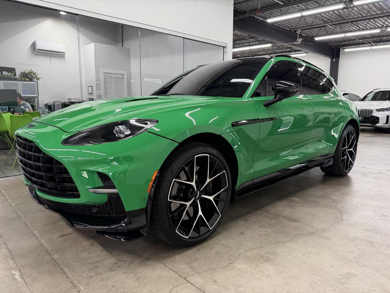 2025 ASTON MARTIN DBX