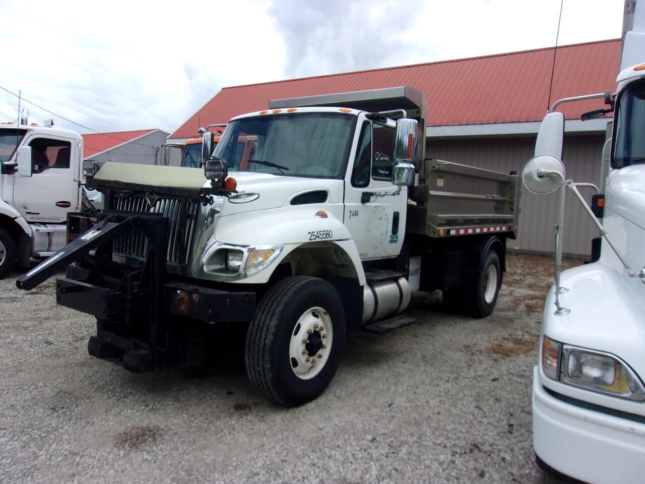 2007 INTERNATIONAL SA525