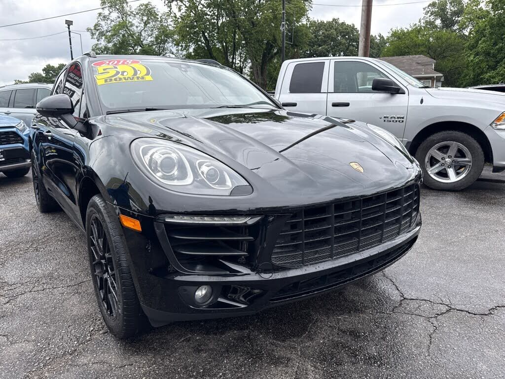 2018 PORSCHE Macan