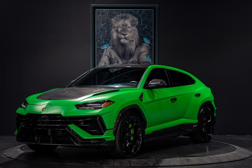 2023 LAMBORGHINI URUS