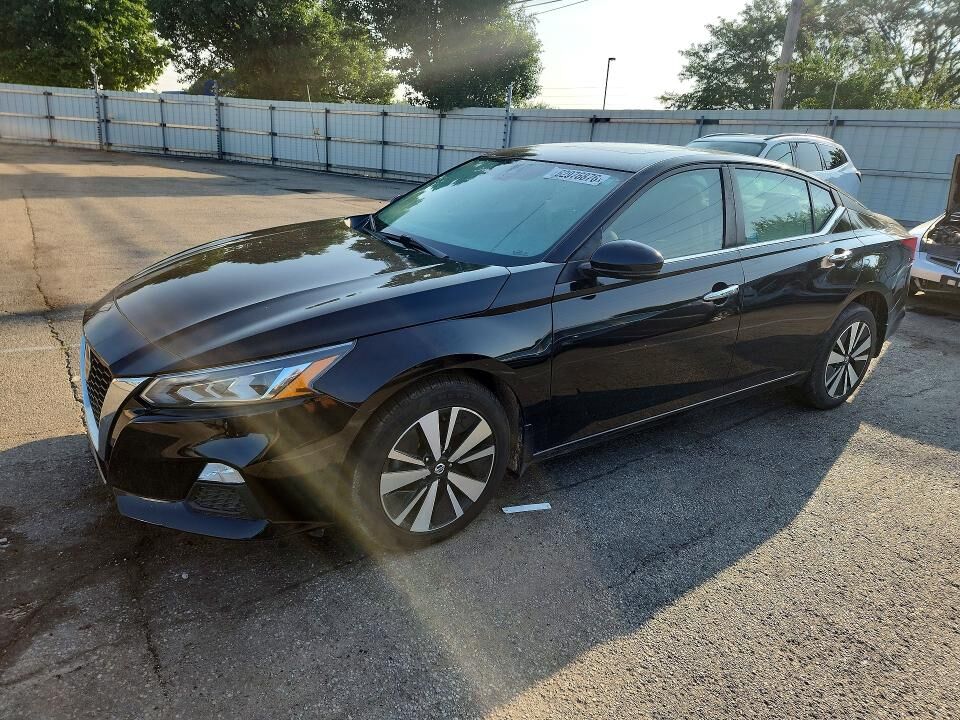 2022 NISSAN Altima