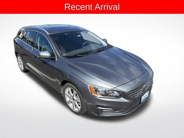 2017 VOLVO V60