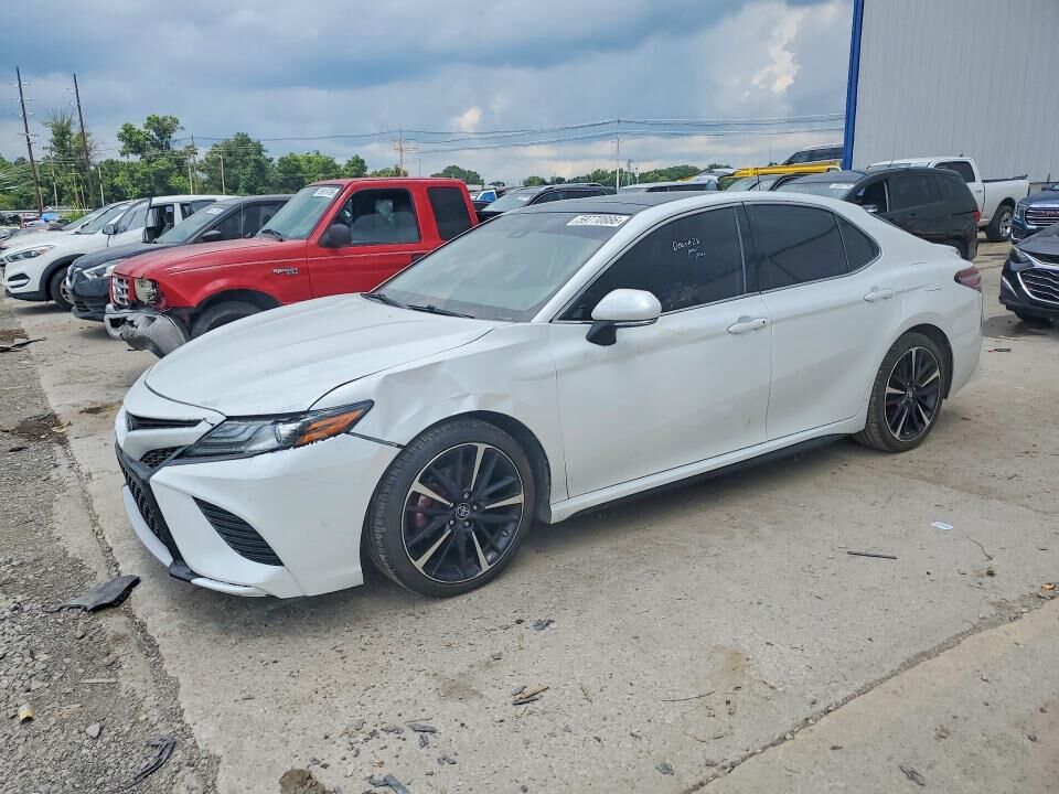 2019 TOYOTA Camry