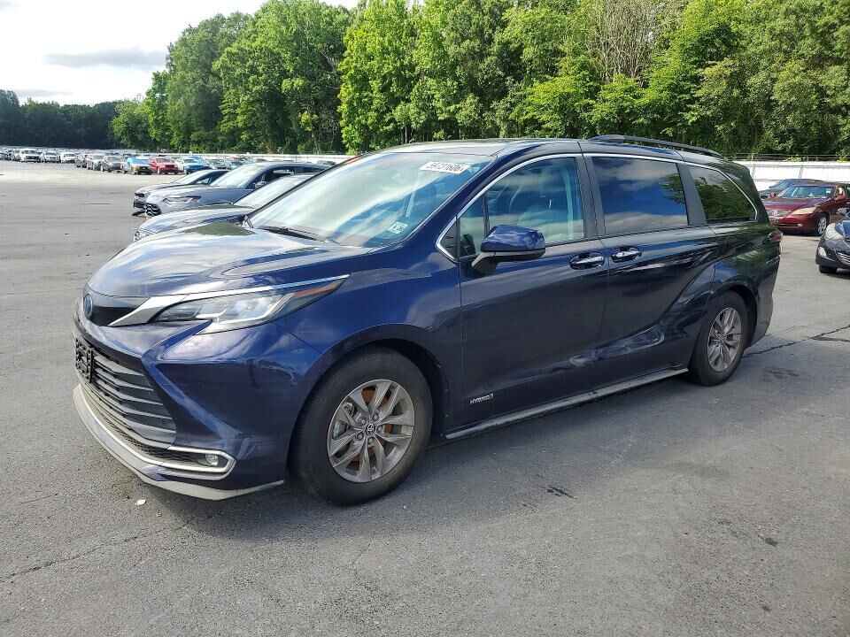 2021 TOYOTA Sienna