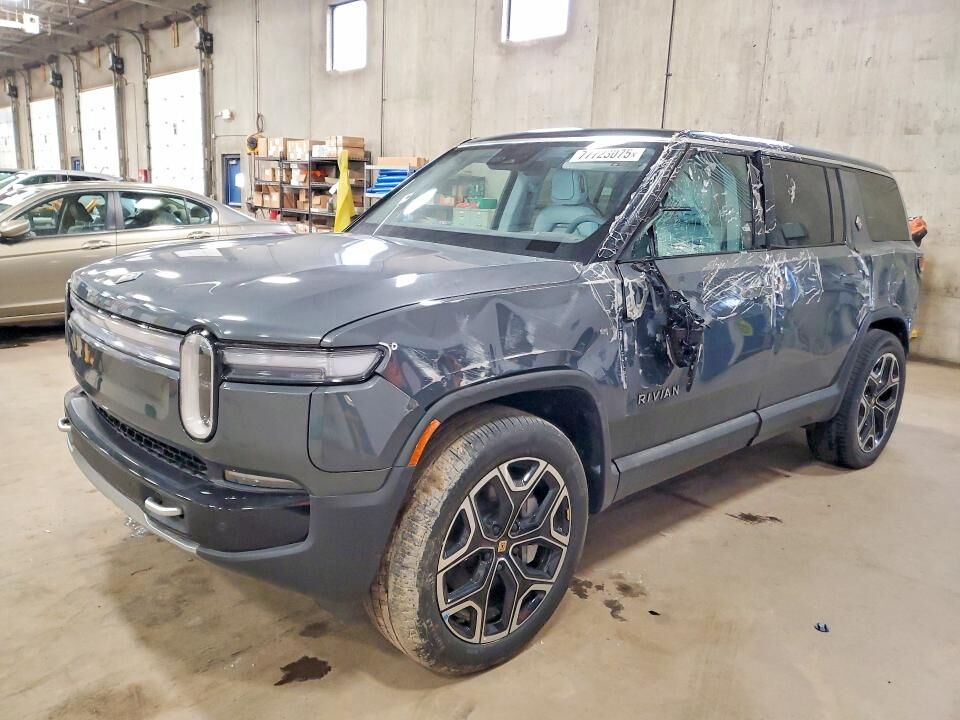 2025 RIVIAN R1S