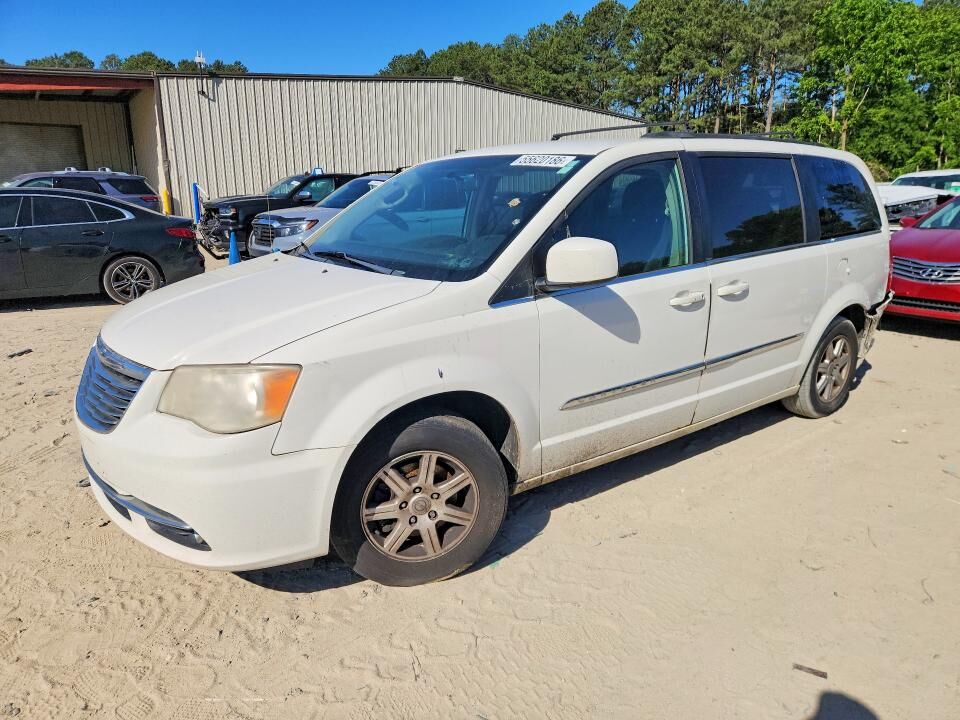 2011 CHRYSLER Town and Country