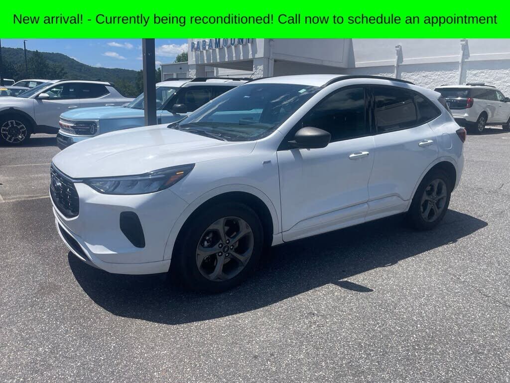 2023 FORD Escape