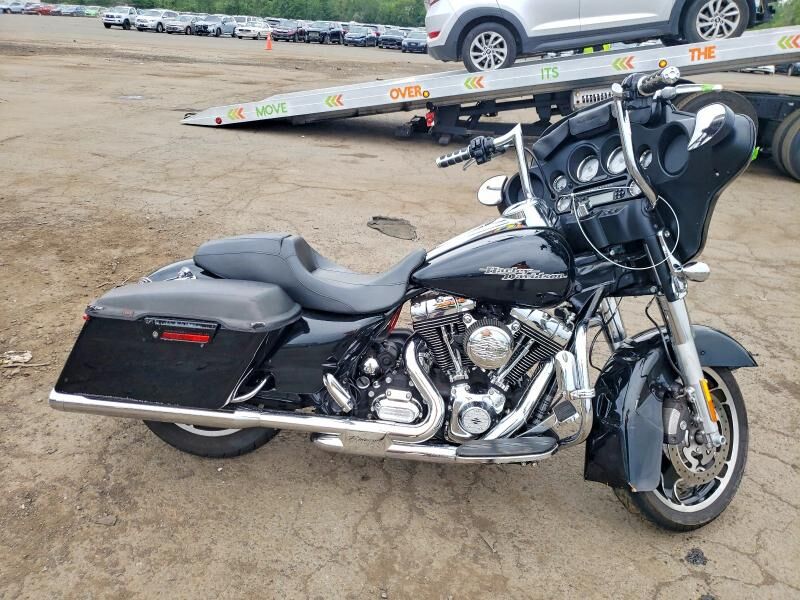 2013 HARLEY DAVIDSON Street Glide