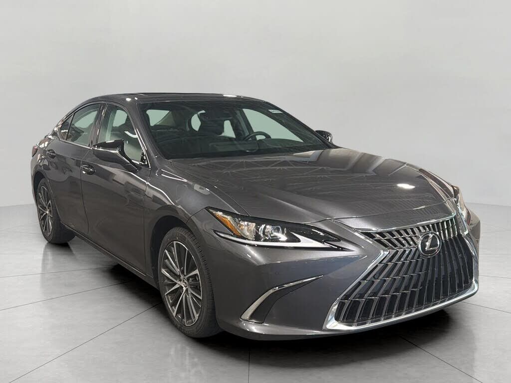 2022 LEXUS ES