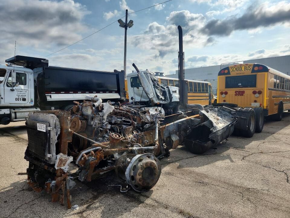 2012 PETERBILT 587