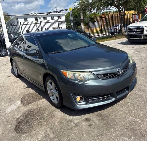 2013 TOYOTA Camry