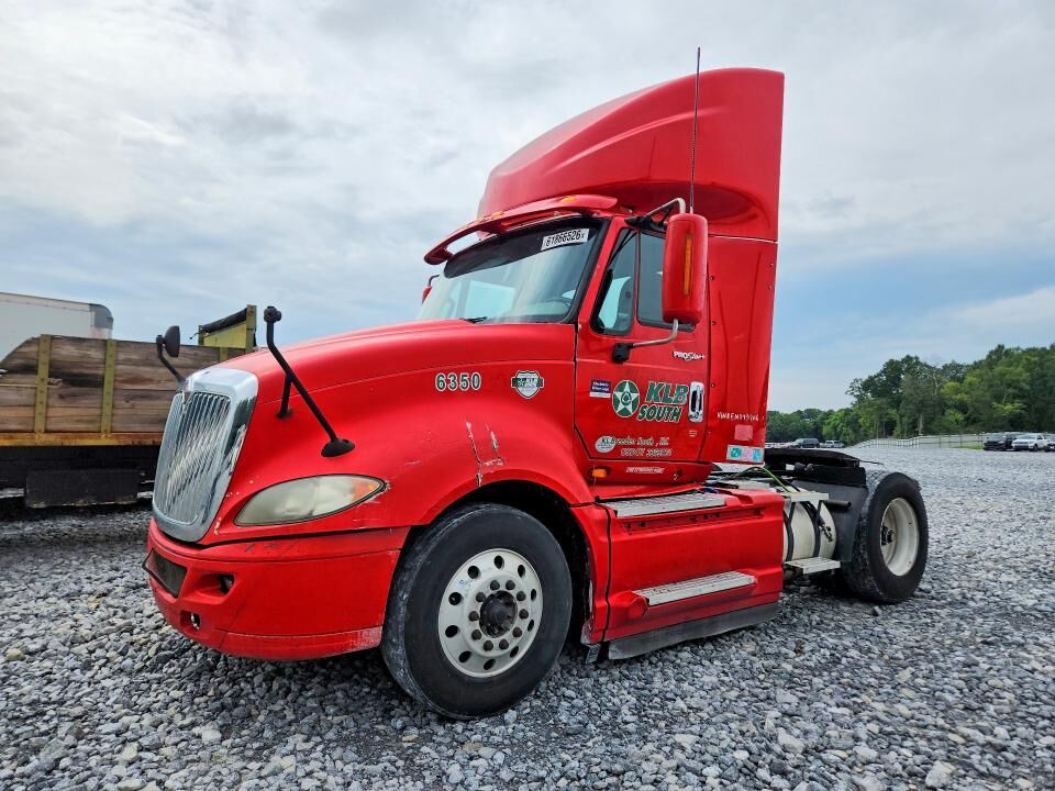 2014 INTERNATIONAL LF687