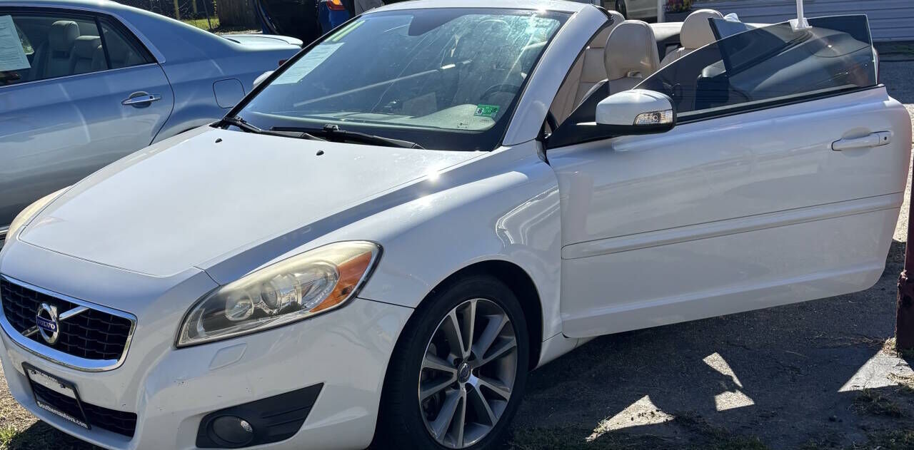 2011 VOLVO C70