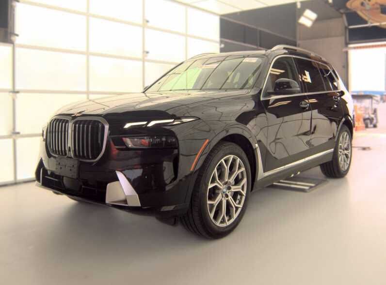 2023 BMW X7