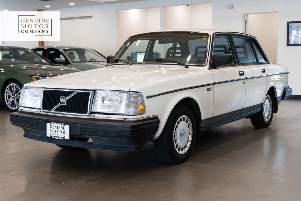 1989 VOLVO 240 Series