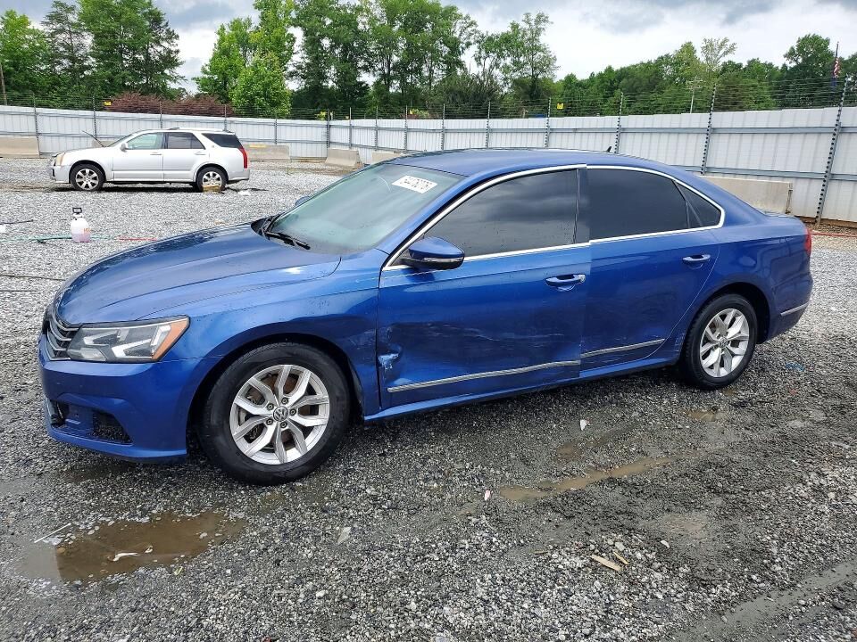2017 VOLKSWAGEN Passat