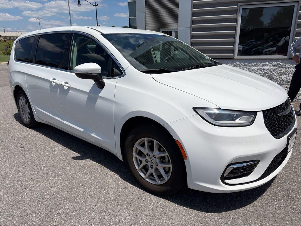 2023 CHRYSLER Pacifica