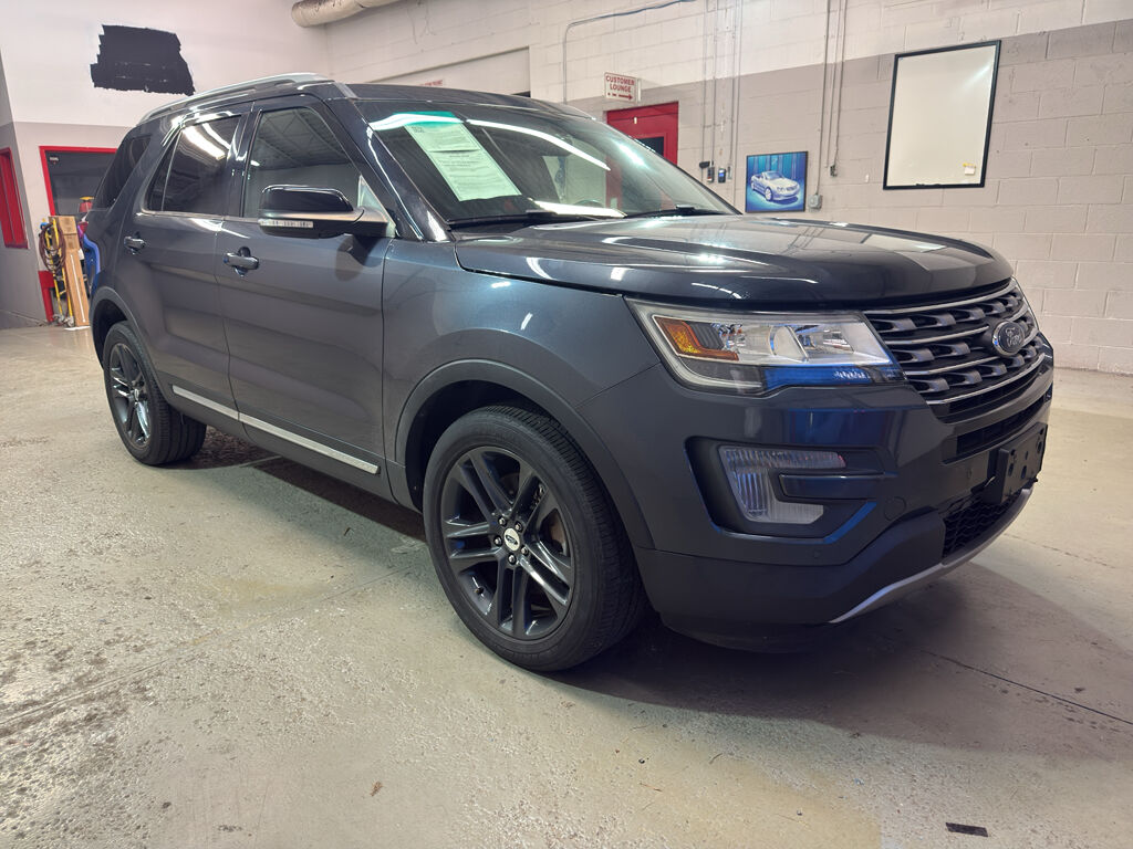 2017 FORD Explorer