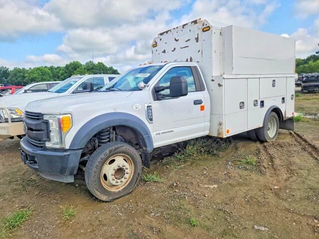 2017 FORD F-550