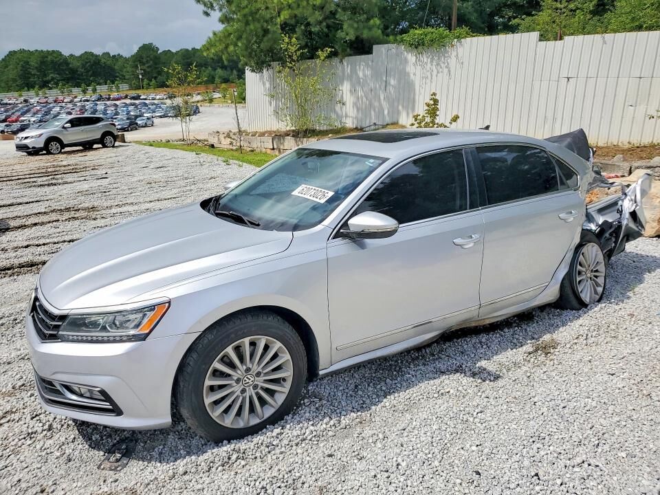 2017 VOLKSWAGEN Passat