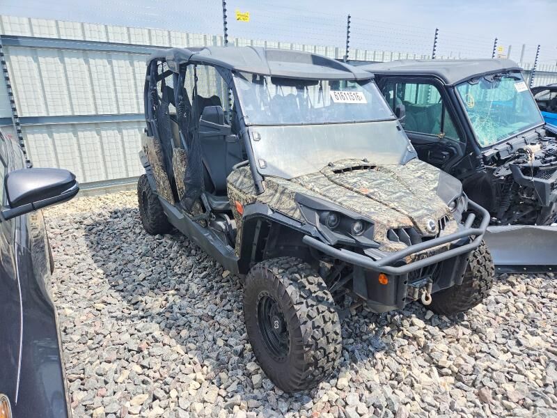 2018 CAN-AM Commander - MAX XT