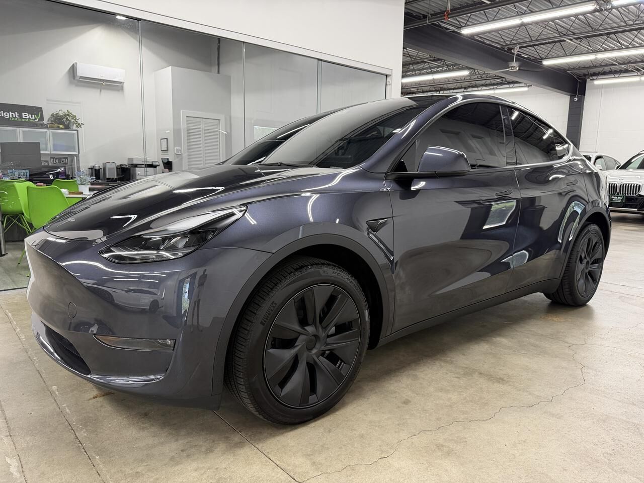 2025 TESLA Model Y