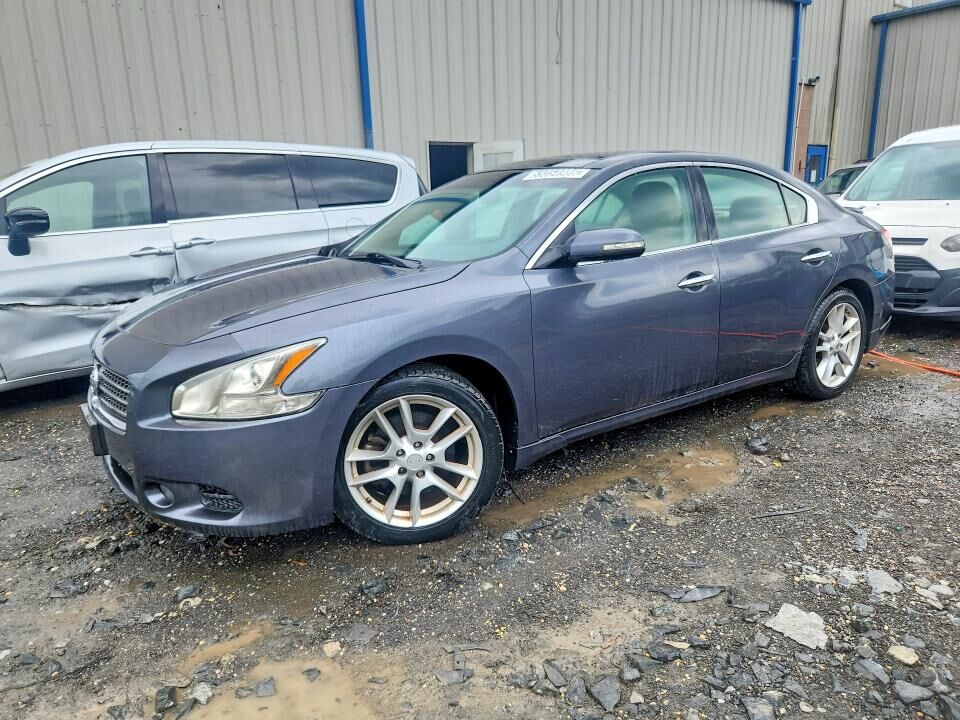2010 NISSAN Maxima