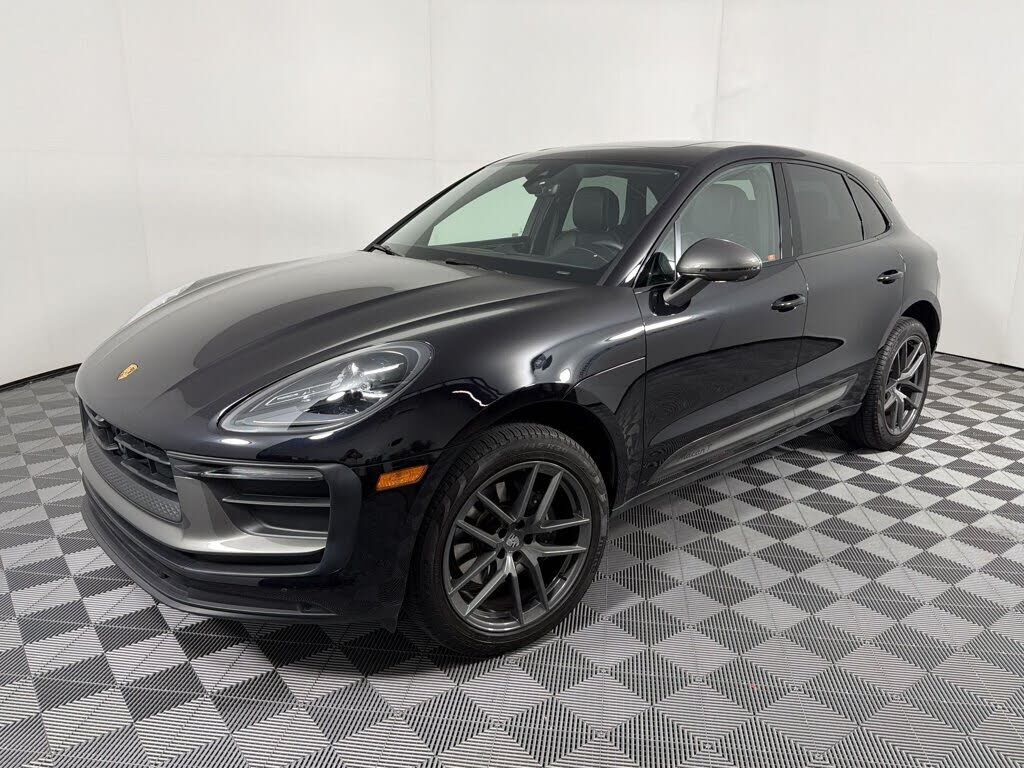 2024 PORSCHE Macan