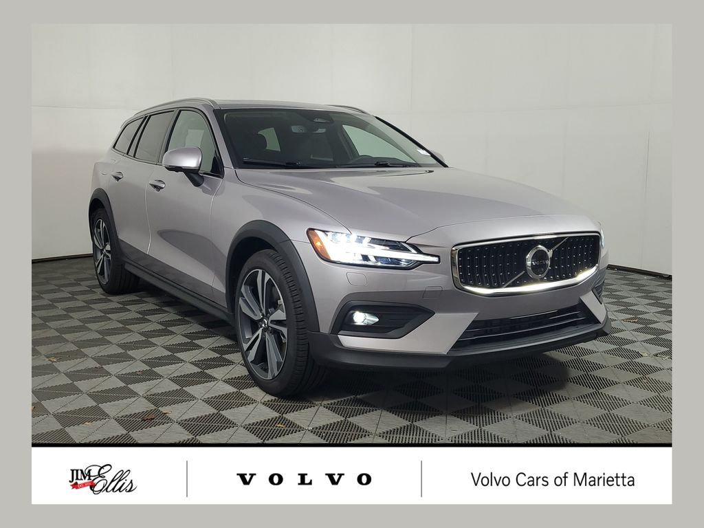 2026 VOLVO V60CC