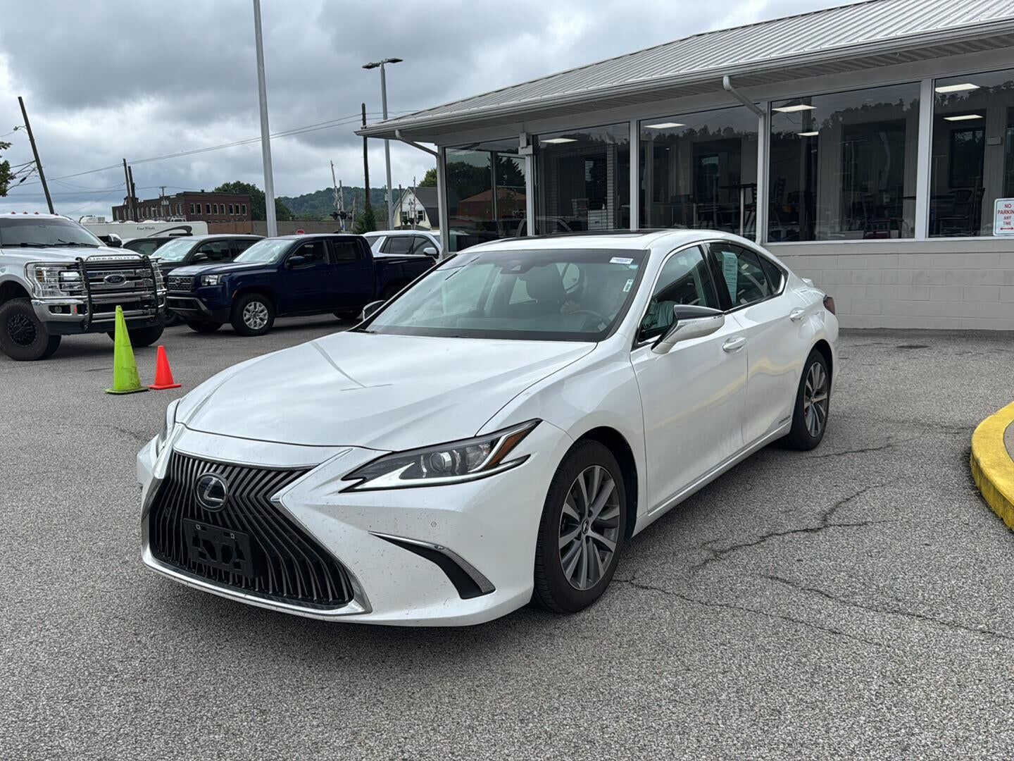 2021 LEXUS ES