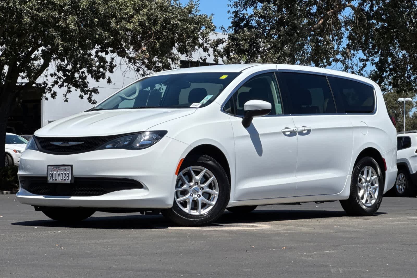 2023 CHRYSLER Voyager