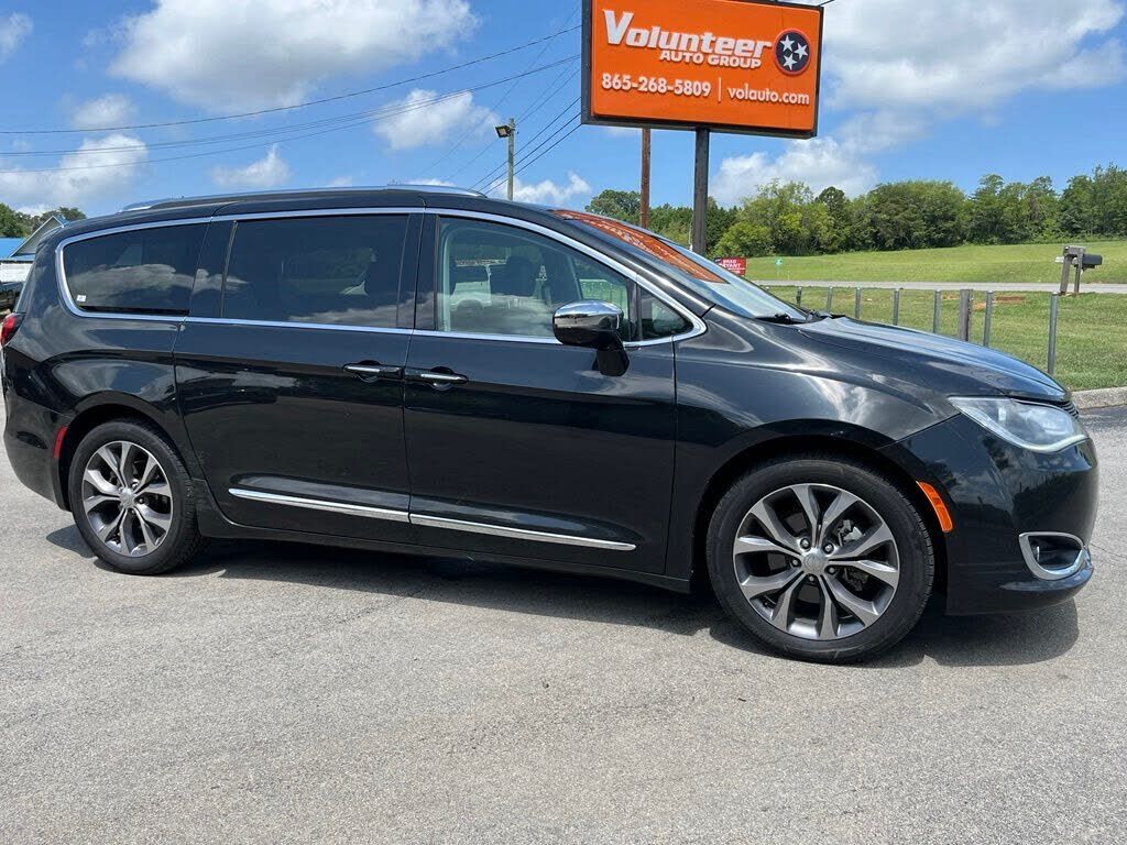 2017 CHRYSLER Pacifica