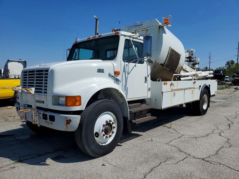 1999 INTERNATIONAL 4700