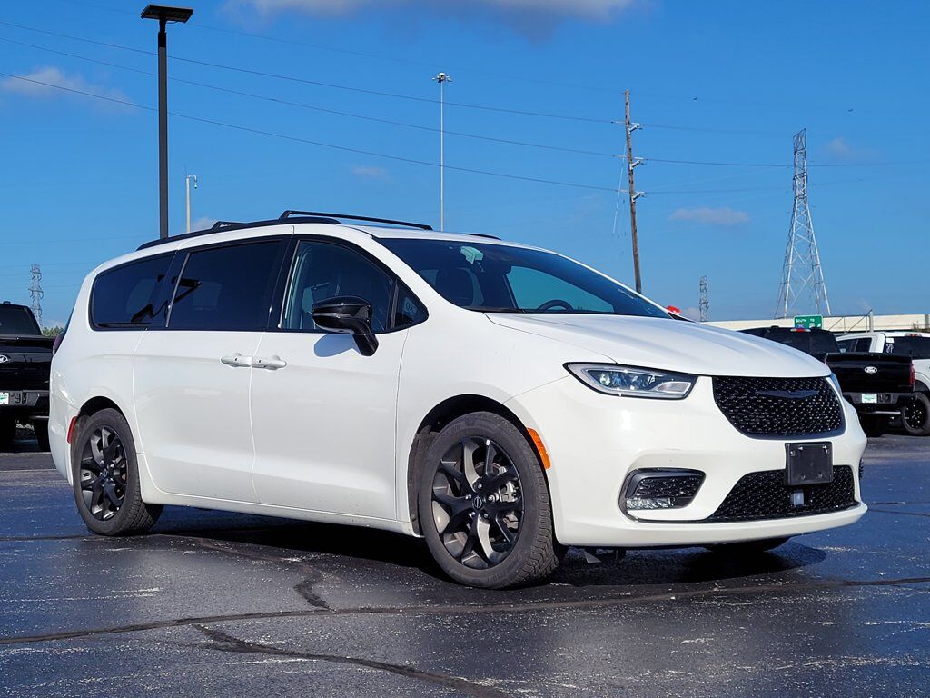 2025 CHRYSLER Pacifica