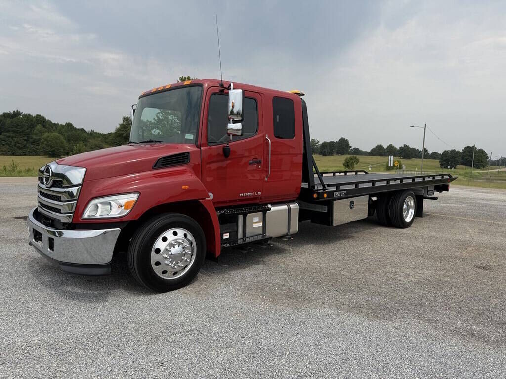 2022 HINO Incomplete Vehicle